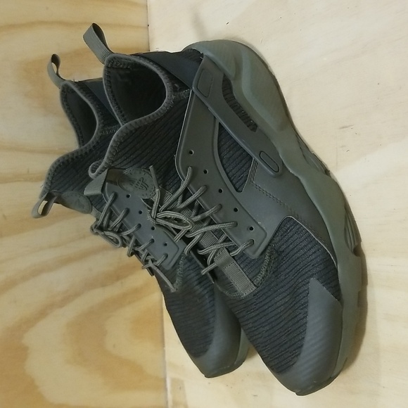 NIKE Air Huarache Run Ultra SE Style #875841-303 - Size 12 - Olive/Khaki Green - Picture 1 of 8